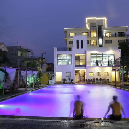 Hotel Club Denovo Butwal Exterior foto
