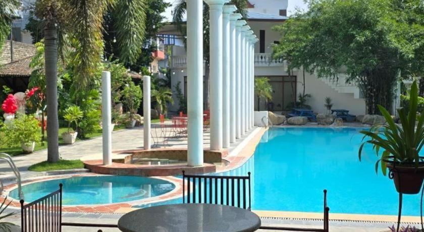 Hotel Club Denovo Butwal Exterior foto