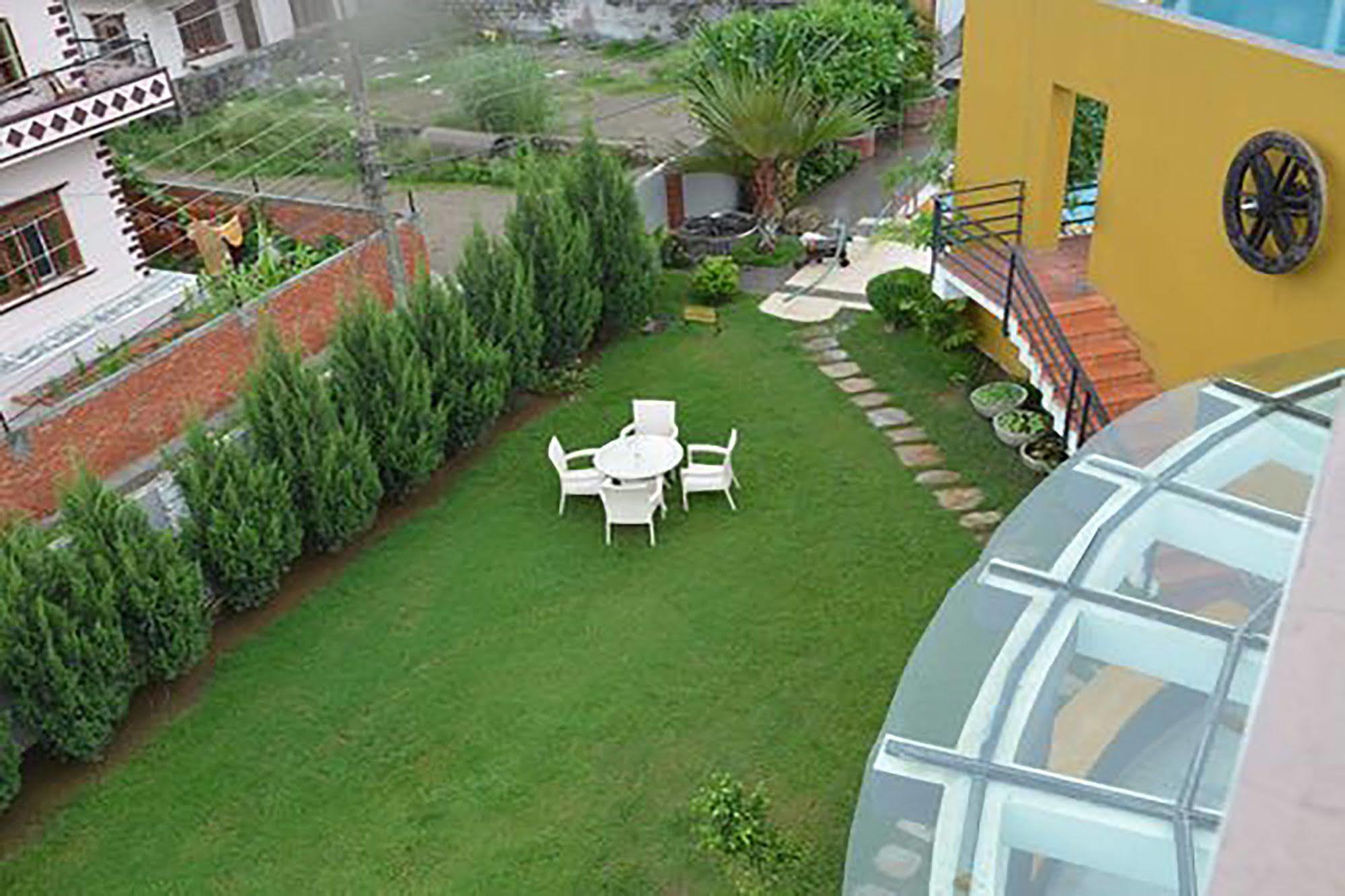 Hotel Club Denovo Butwal Exterior foto
