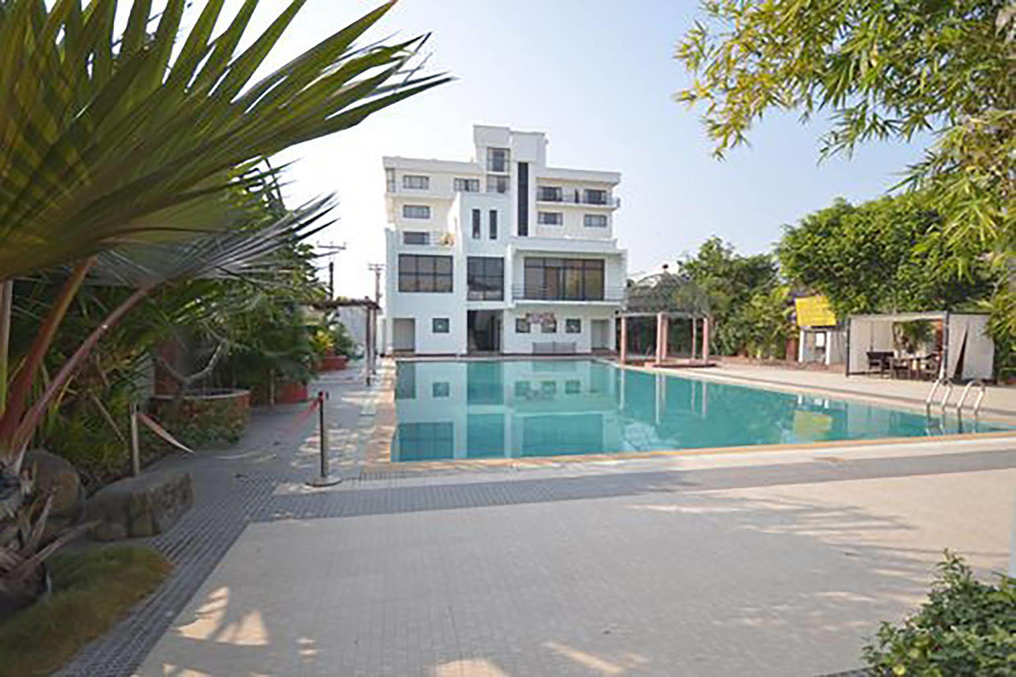 Hotel Club Denovo Butwal Exterior foto